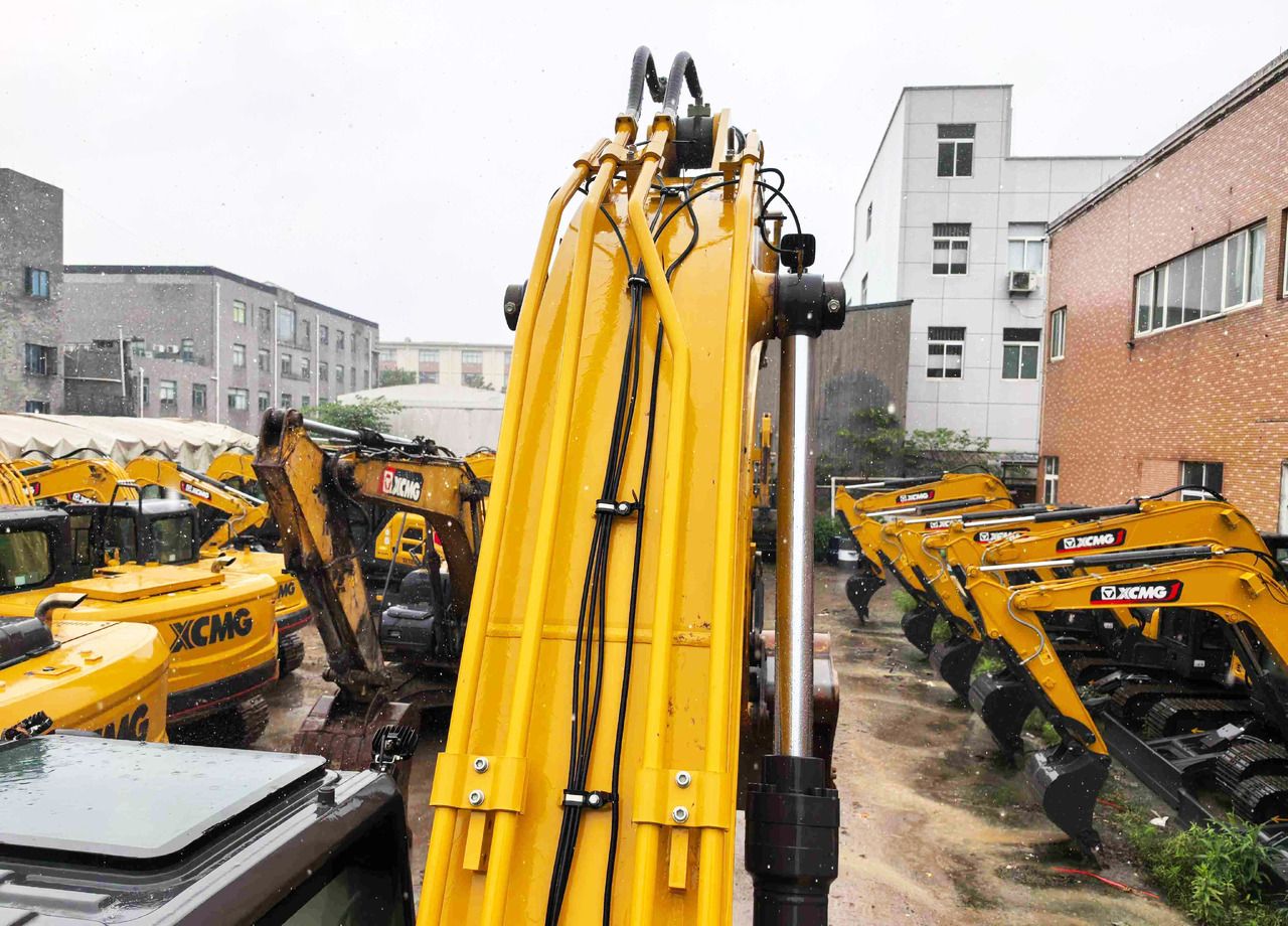 2024 XCMG XE270GK crawler excavator boom view 2024 XCMG XE270GK crawler excavator boom view