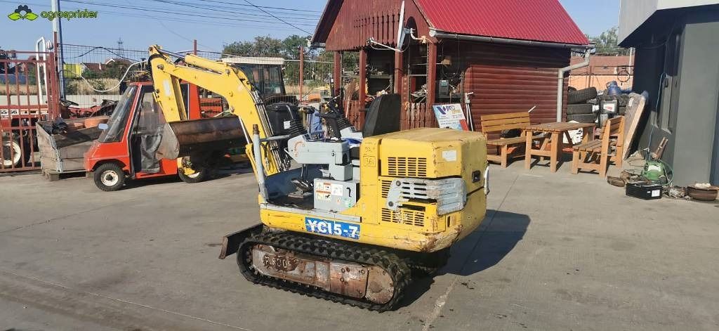 2005 Yuchai YC15-7 mini excavator, rear three-quarter view