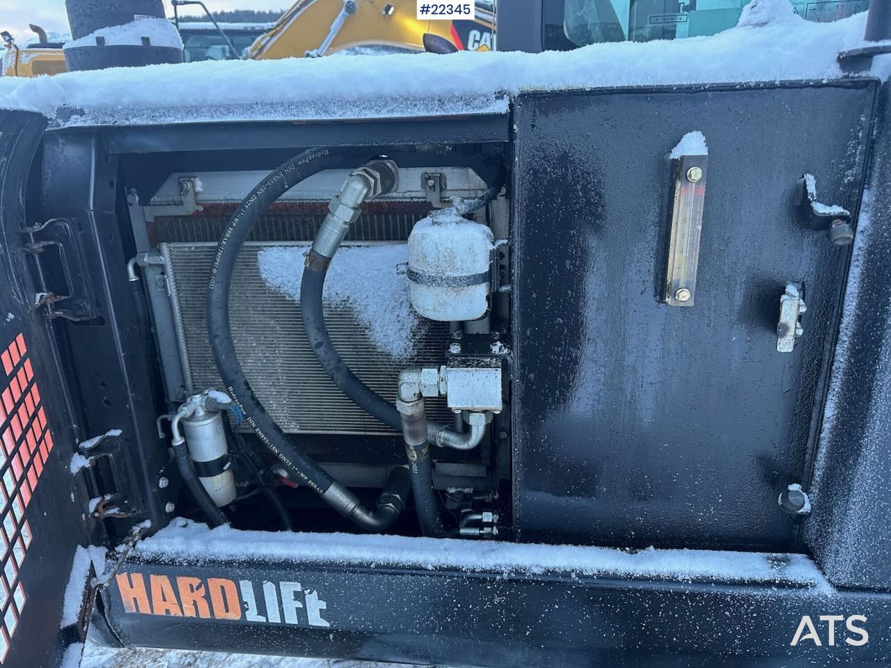 2022 Hardlife HE80 crawler excavator engine compartment view 2022 Hardlife HE80 crawler excavator engine compartment view