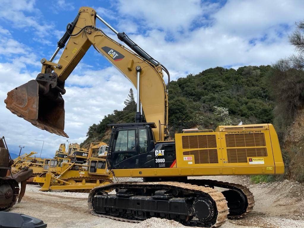 2012 Caterpillar 390DL ME crawler excavator side view