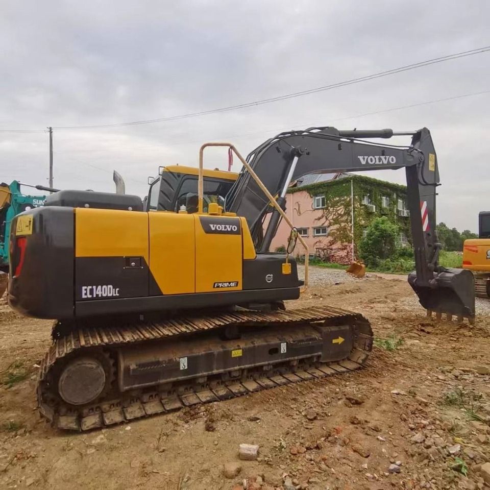 2021 Volvo EC140DLC mini excavator, side view 2021 Volvo EC140DLC mini excavator, side view