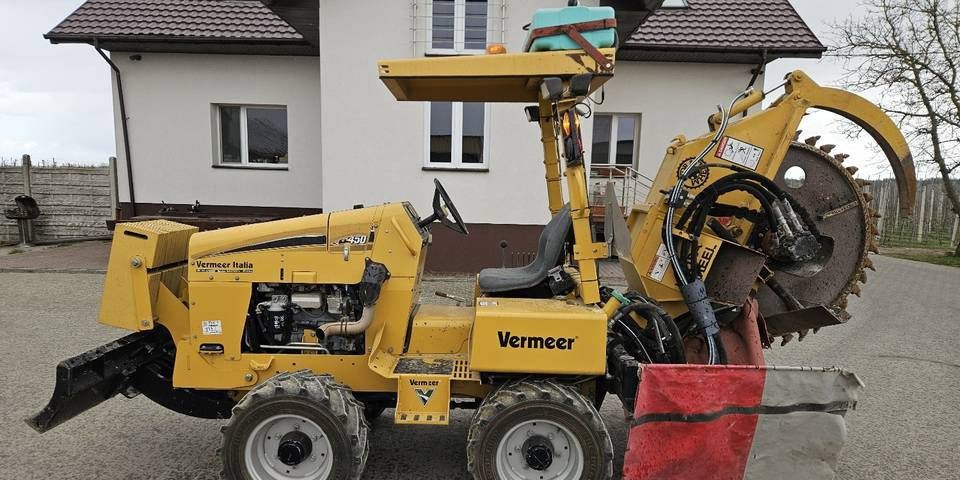2017 Vermeer RTX450 wheel trencher, side view