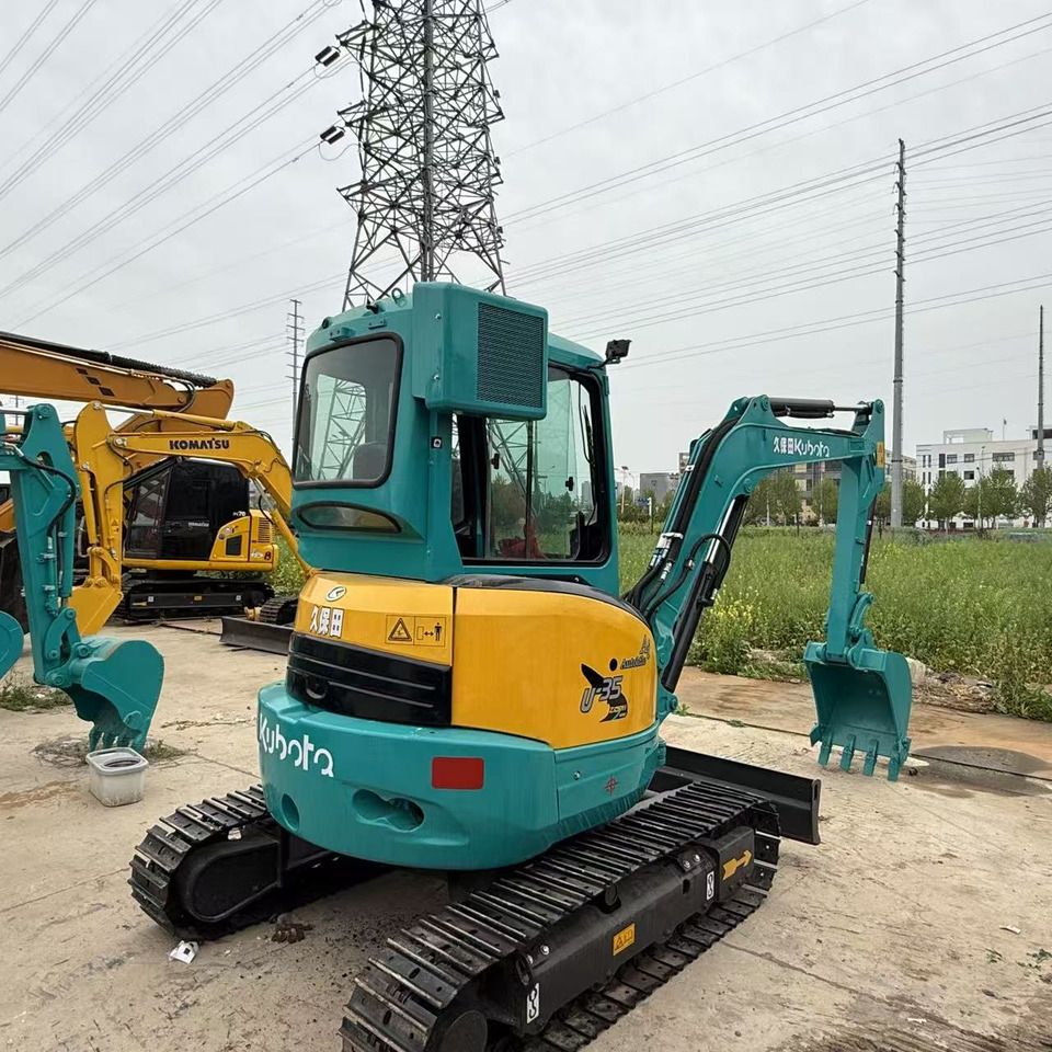2022 Kubota U35 mini excavator, rear three-quarter view 2022 Kubota U35 mini excavator, rear three-quarter view