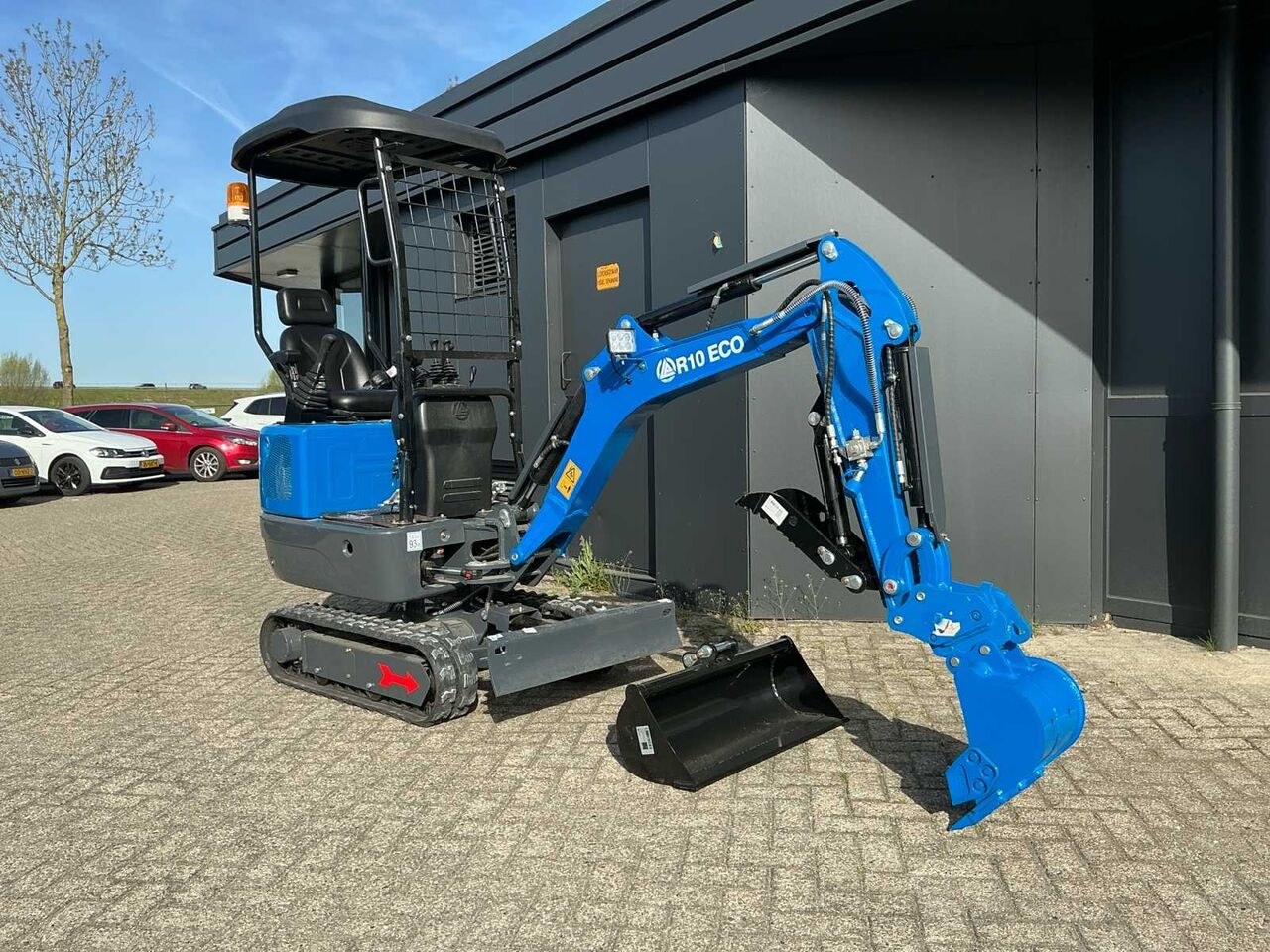 2025 Rippa R10 ECO mini excavator, side view 2025 Rippa R10 ECO mini excavator, side view
