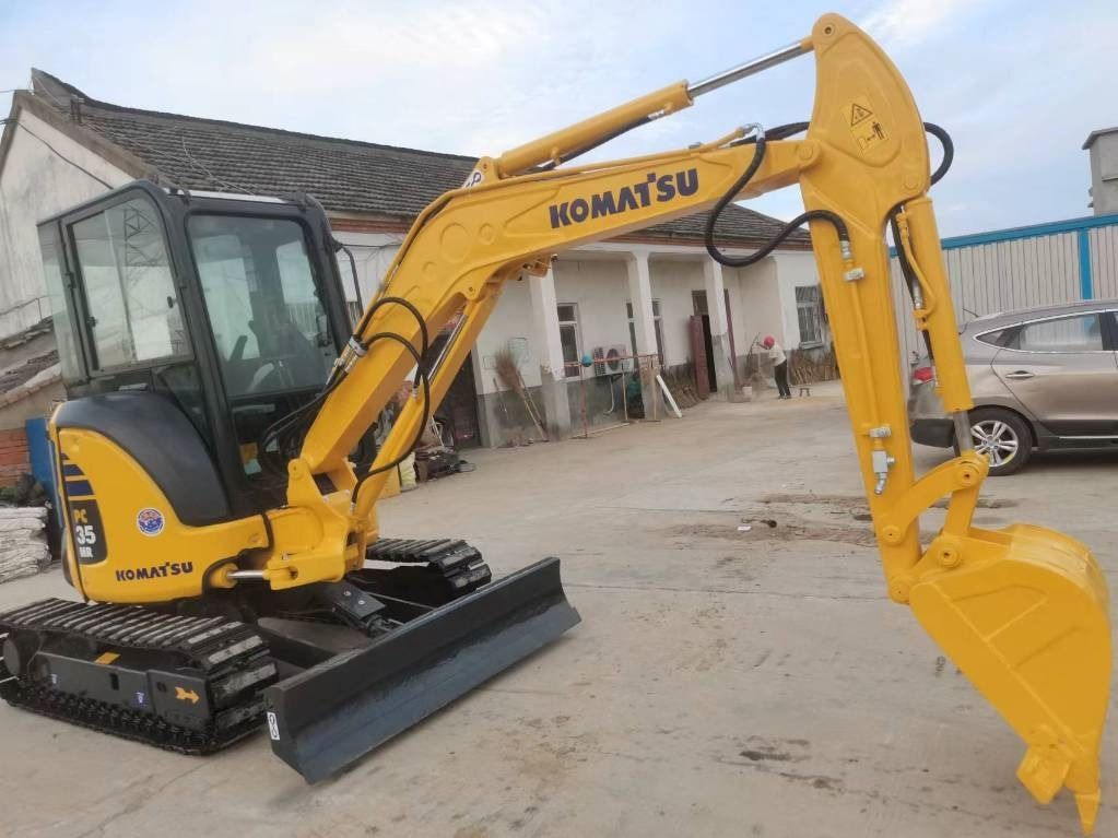 2024 Komatsu PC35 MR mini excavator, front three-quarter view 2024 Komatsu PC35 MR mini excavator, front three-quarter view