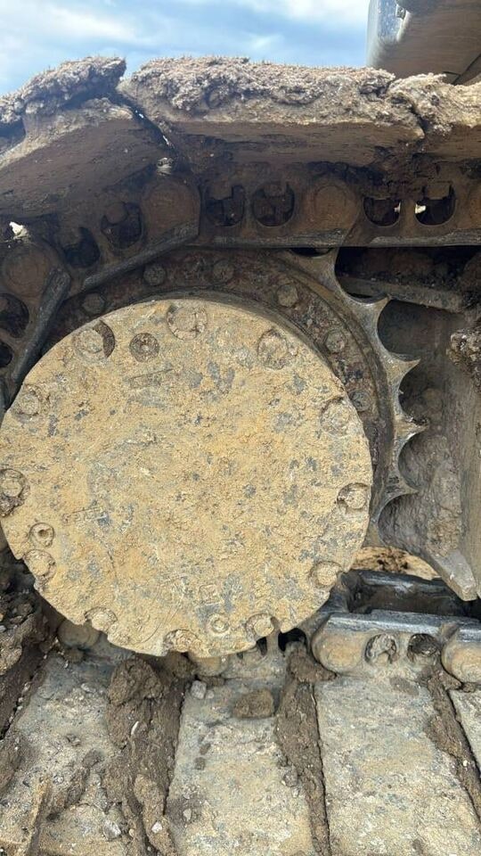 2015 Hitachi ZX130 LC N-7 crawler excavator track drive detail 2015 Hitachi ZX130 LC N-7 crawler excavator track drive detail