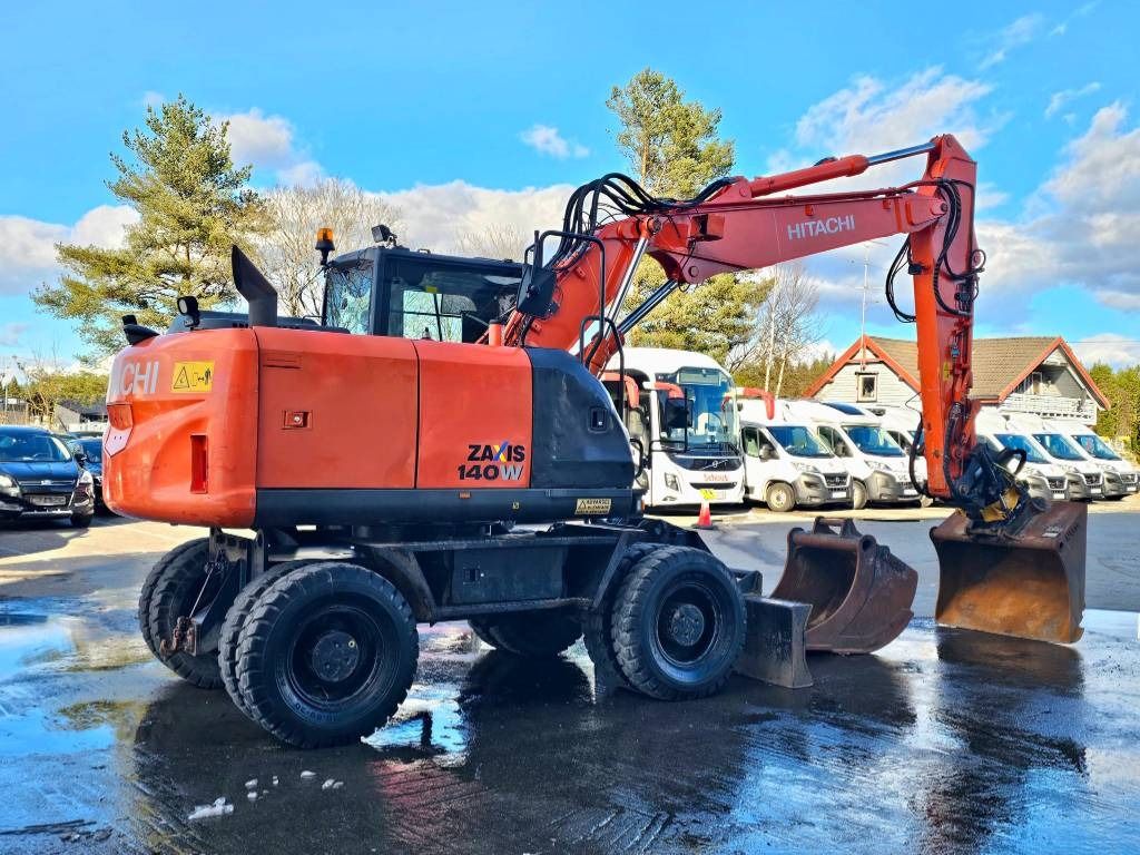 2015 Hitachi Zaxis 140W wheel excavator, side view