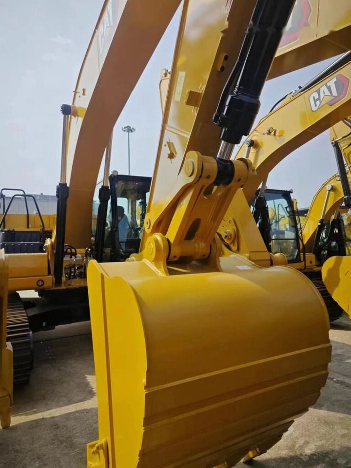 2026 Caterpillar 320GC crawler excavator bucket and boom detail 2026 Caterpillar 320GC crawler excavator bucket and boom detail