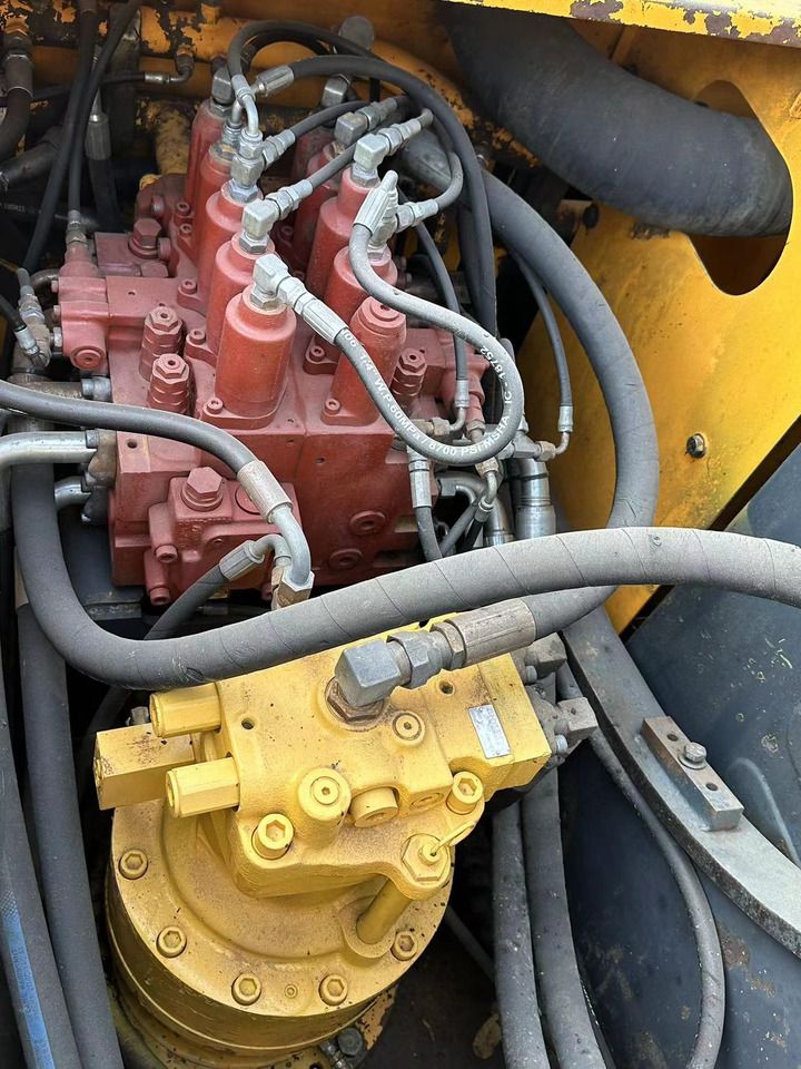 2022 Hyundai R210W-7 wheel excavator hydraulic system detail