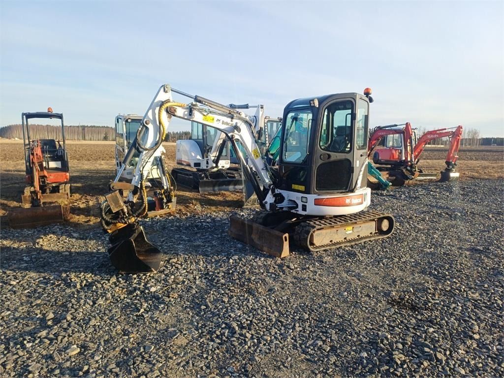 2009 Bobcat 428EG mini excavator, front three-quarter view 2009 Bobcat 428EG mini excavator, front three-quarter view