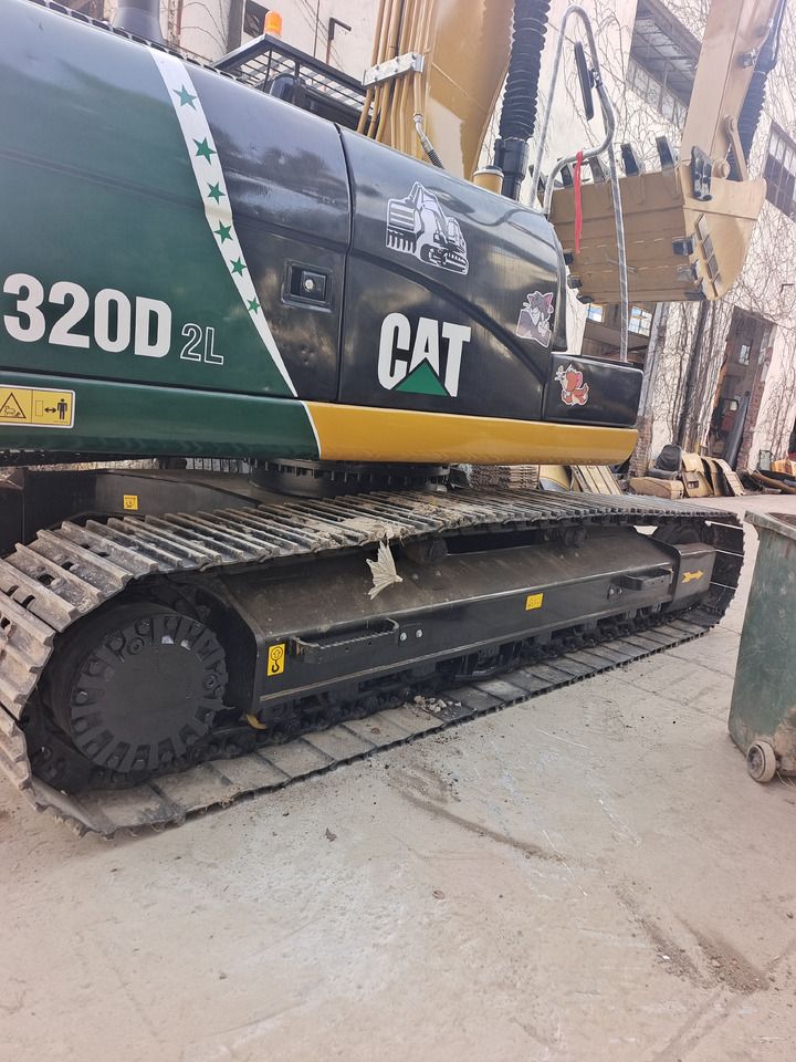 Гусеничный экскаватор 2024 Caterpillar 320D2L, вид сбоку Гусеничный экскаватор 2024 Caterpillar 320D2L, вид сбоку