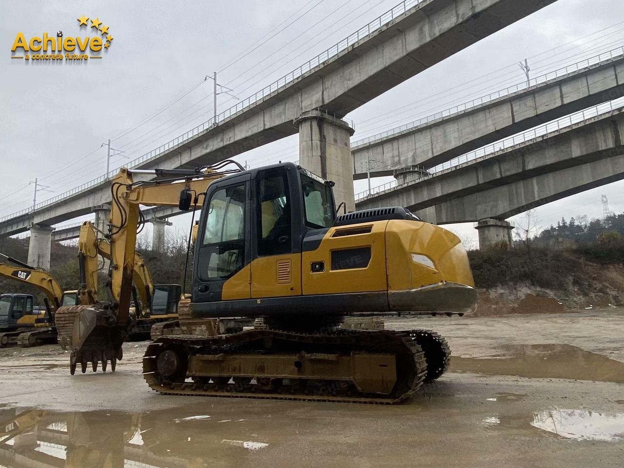 2021 XCMG XE135D crawler excavator side view 2021 XCMG XE135D crawler excavator side view