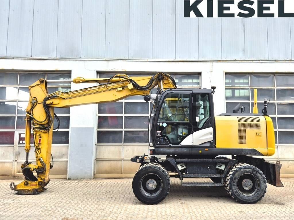 2016 Hitachi ZX170W-5 wheel excavator, side view 2016 Hitachi ZX170W-5 wheel excavator, side view