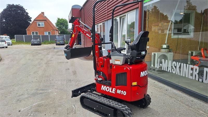 Mole M10 mini excavator, rear three-quarter view Mole M10 mini excavator, rear three-quarter view