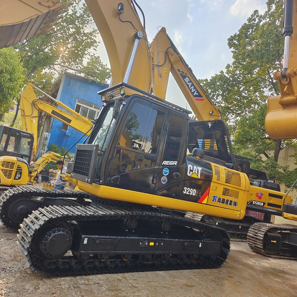2025 Caterpillar 329D crawler excavator side view 2025 Caterpillar 329D crawler excavator side view