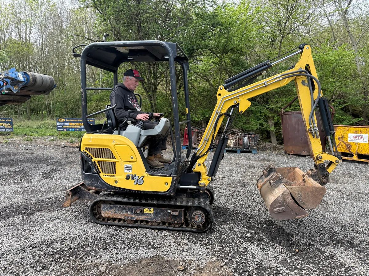 2019 Yanmar SV16 mini excavator side view 2019 Yanmar SV16 mini excavator side view