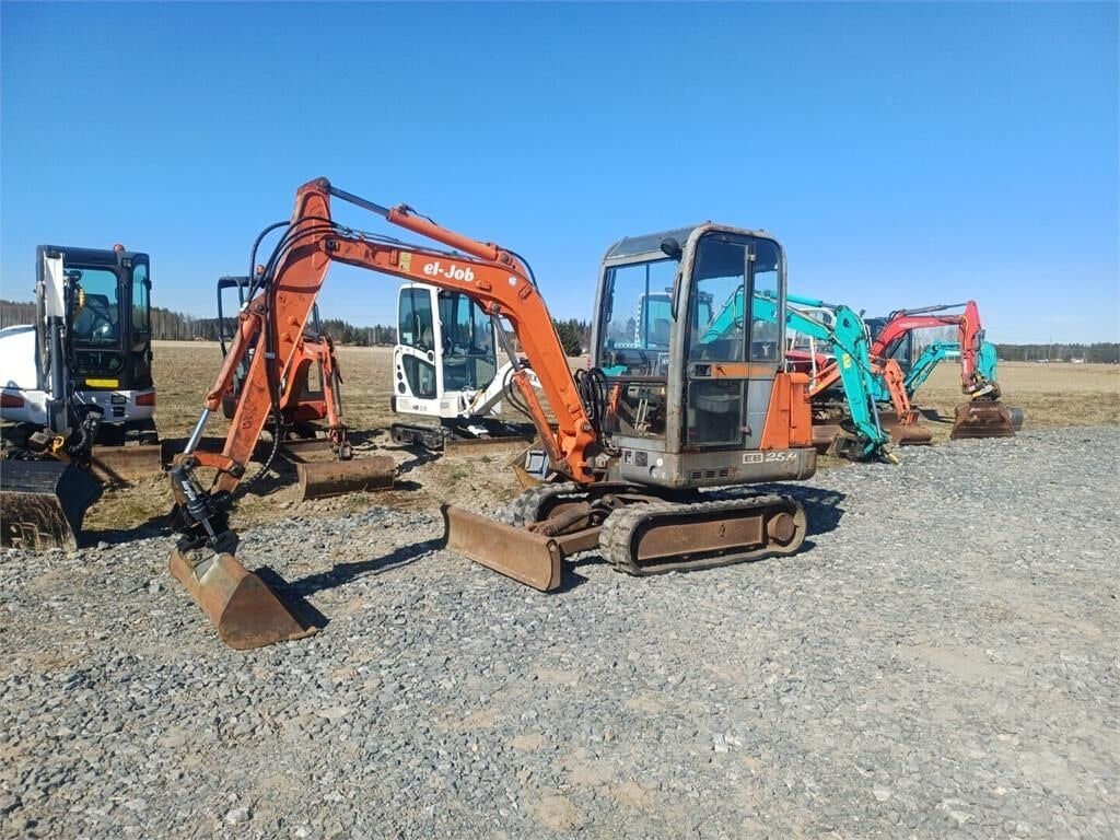 1998 Pel-Job EB25.4 mini excavator, side view 1998 Pel-Job EB25.4 mini excavator, side view