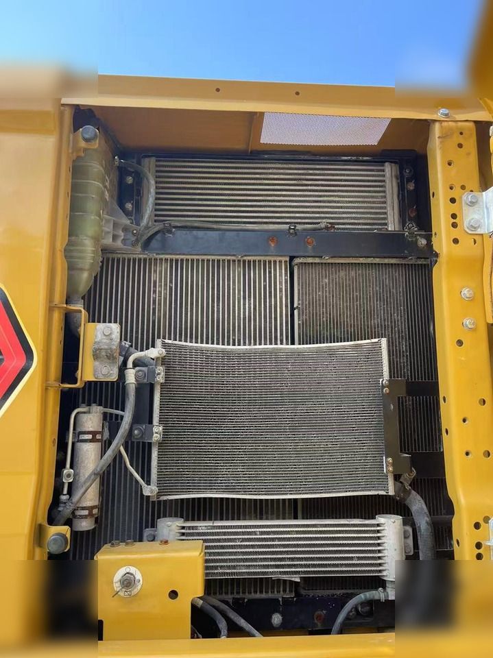 2024 Caterpillar 323 crawler excavator engine compartment cooling system 2024 Caterpillar 323 crawler excavator engine compartment cooling system