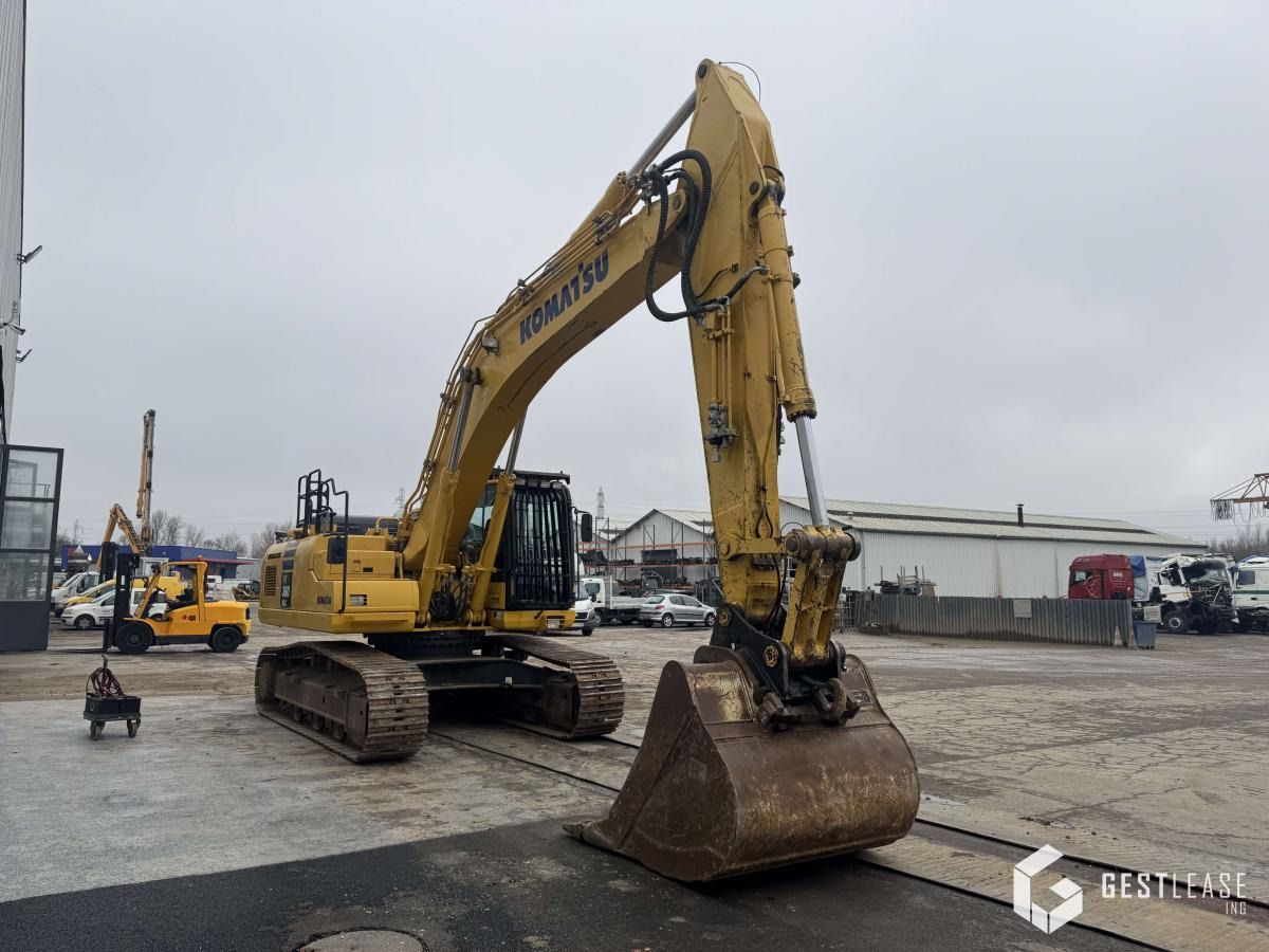 2020 Komatsu PC360NLC-11E0 crawler excavator, front three-quarter view 2020 Komatsu PC360NLC-11E0 crawler excavator, front three-quarter view