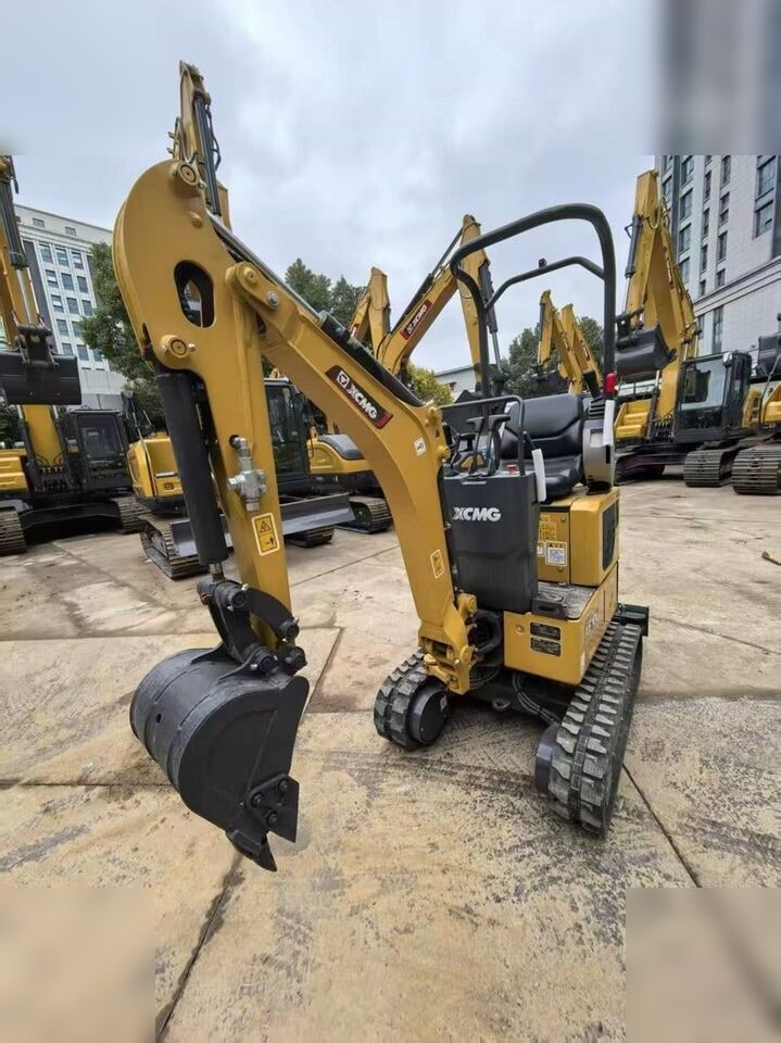 2025 XCMG XE10U mini excavator, front three-quarter view