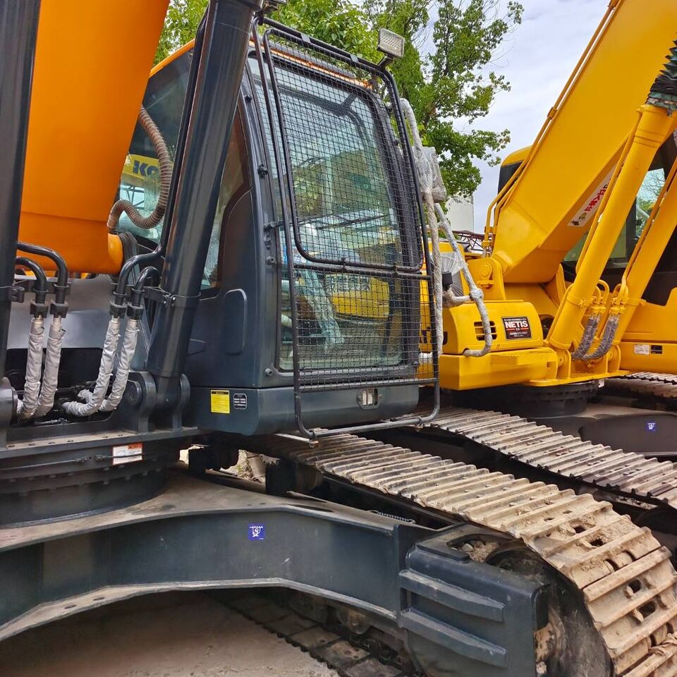 2024 Hyundai crawler excavator cab and tracks side view