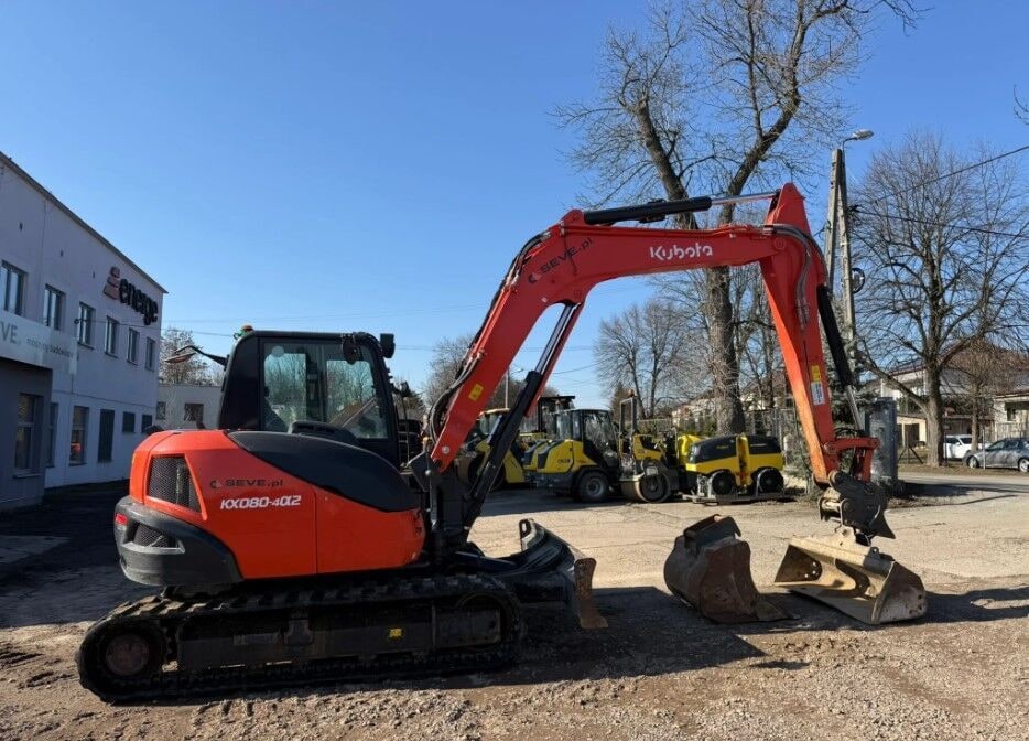 2022 Kubota KX080-4α2 crawler excavator, side view 2022 Kubota KX080-4α2 crawler excavator, side view