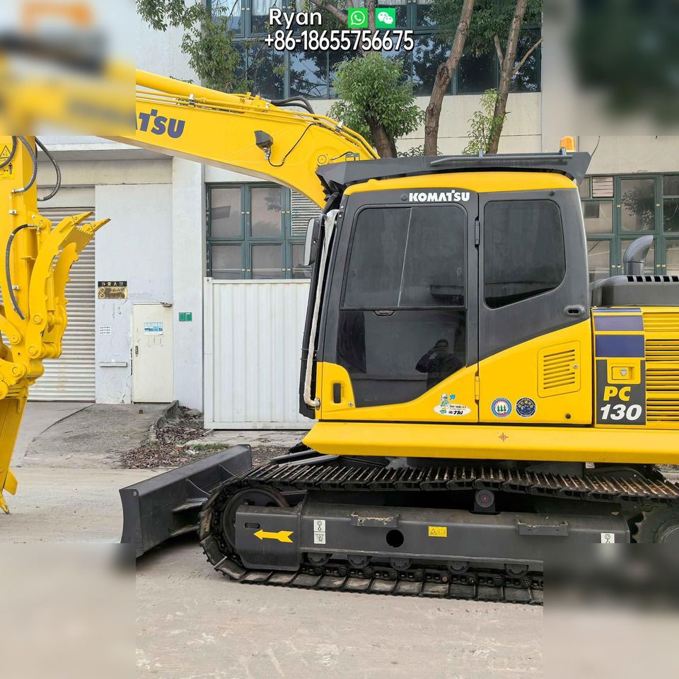 2023 Komatsu PC130 crawler excavator side view 2023 Komatsu PC130 crawler excavator side view