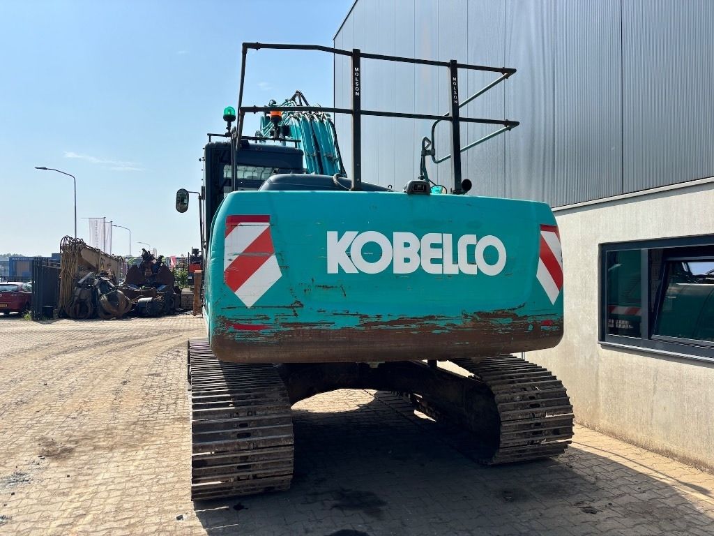2014 Kobelco SK210LC-9 crawler excavator, rear view 2014 Kobelco SK210LC-9 crawler excavator, rear view
