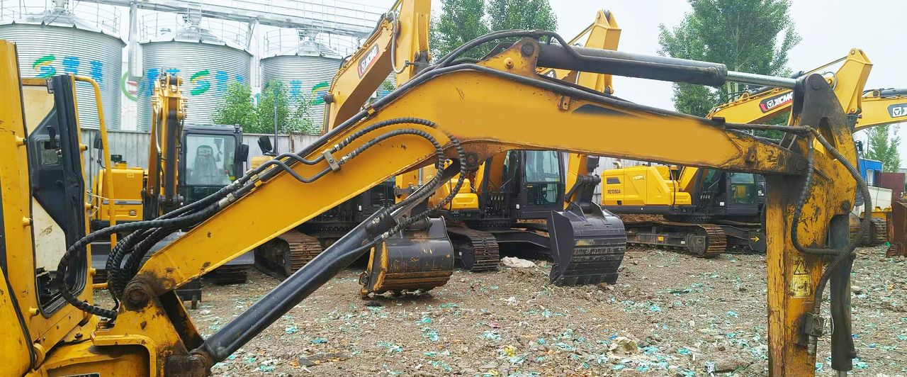 2020 XCMG XE35U crawler excavator boom and arm detail 2020 XCMG XE35U crawler excavator boom and arm detail