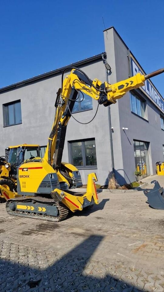 2018 Brokk 400 demolition excavator, side view 2018 Brokk 400 demolition excavator, side view