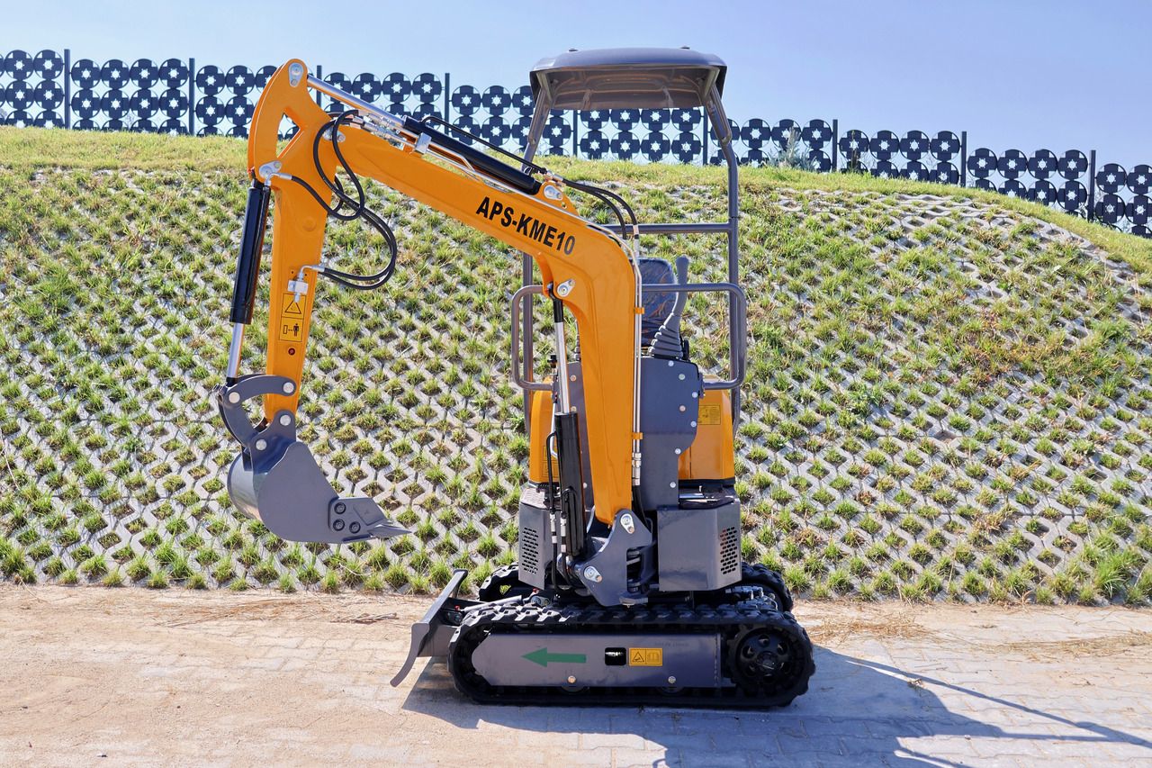 2025 APS KME10 mini excavator side view 2025 APS KME10 mini excavator side view