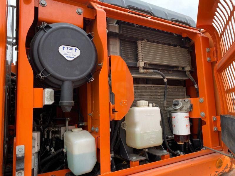 2016 Doosan DX160 wheel excavator engine compartment view