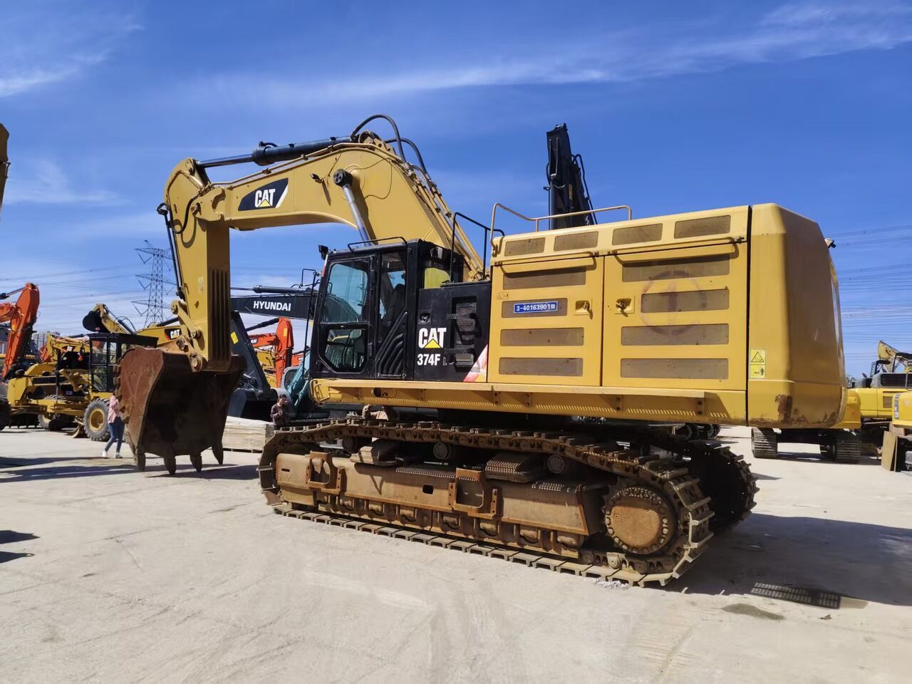2023 Caterpillar 374F crawler excavator side view 2023 Caterpillar 374F crawler excavator side view
