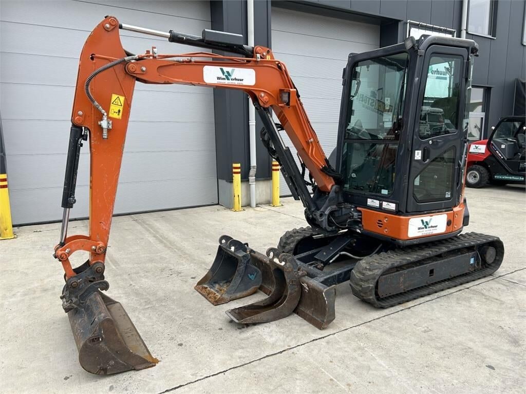 2023 Hitachi ZX33U-6 mini excavator side view 2023 Hitachi ZX33U-6 mini excavator side view