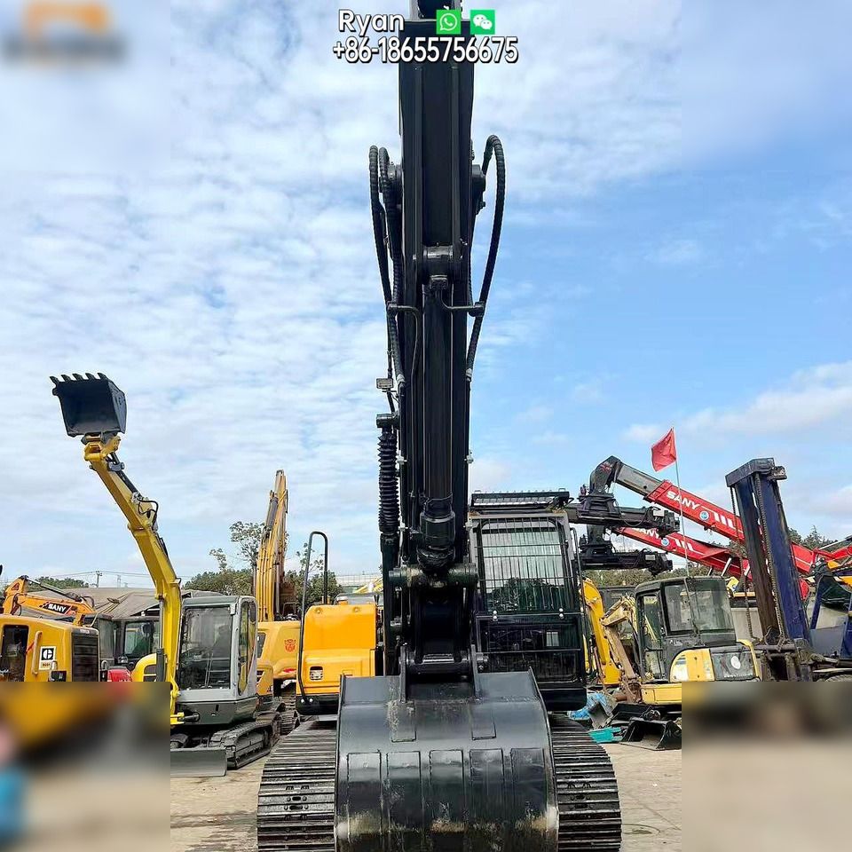 2024 Hyundai HX220HD crawler excavator, front view of boom and bucket 2024 Hyundai HX220HD crawler excavator, front view of boom and bucket