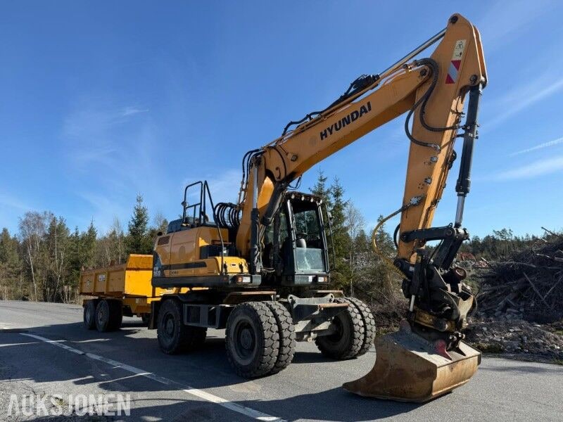 2019 Hyundai HW160 wheel excavator, side view 2019 Hyundai HW160 wheel excavator, side view