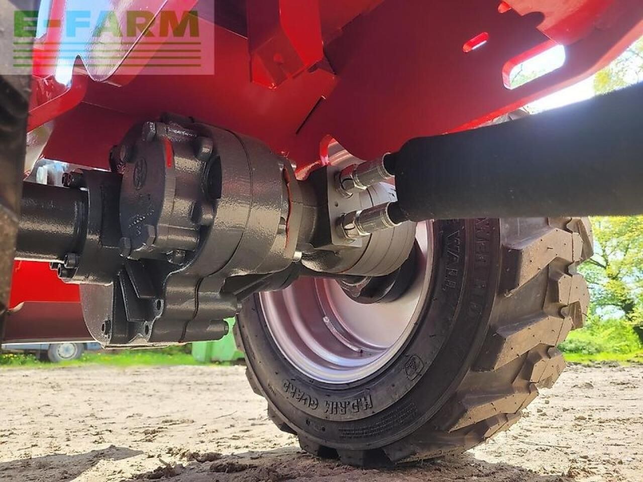 2022 Weidemann 1140 BASIC mini excavator undercarriage view