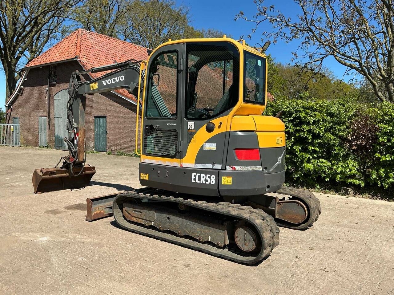 2006 Volvo ECR58 crawler excavator, rear three-quarter view 2006 Volvo ECR58 crawler excavator, rear three-quarter view