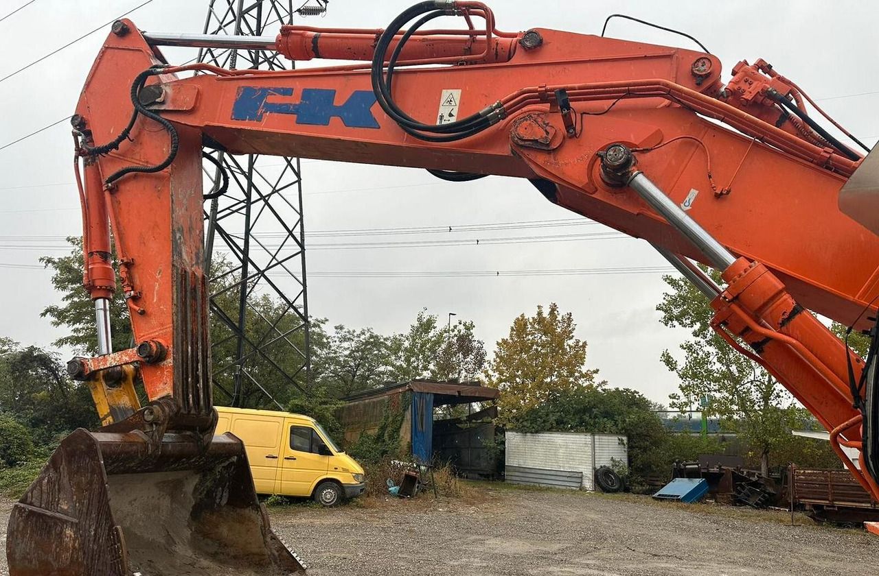 2003 Kobelco EX 285 crawler excavator boom and bucket view 2003 Kobelco EX 285 crawler excavator boom and bucket view