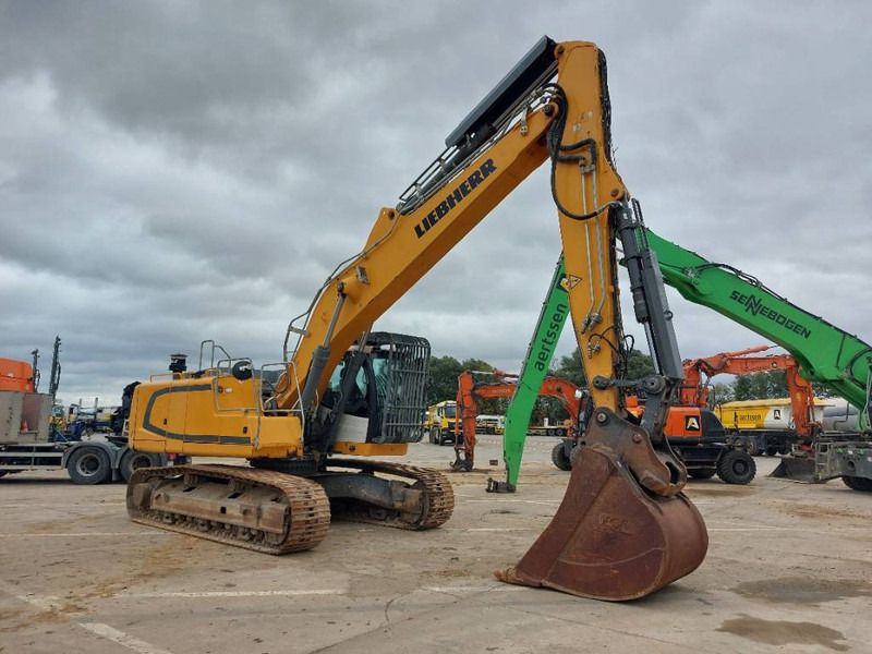 2019 Liebherr R936LC crawler excavator, side view