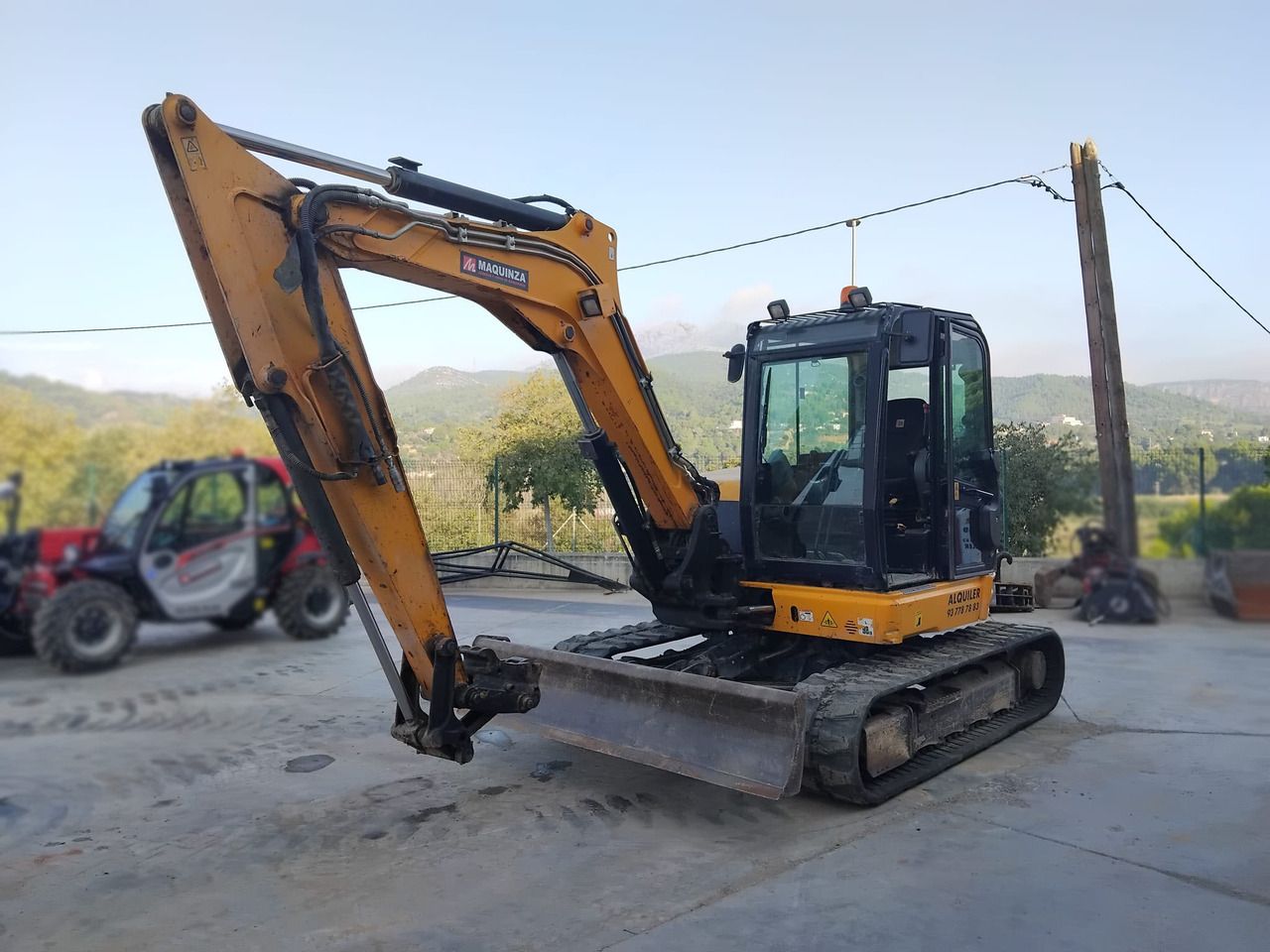 2019 JCB 85Z mini excavator, front three-quarter view 2019 JCB 85Z mini excavator, front three-quarter view