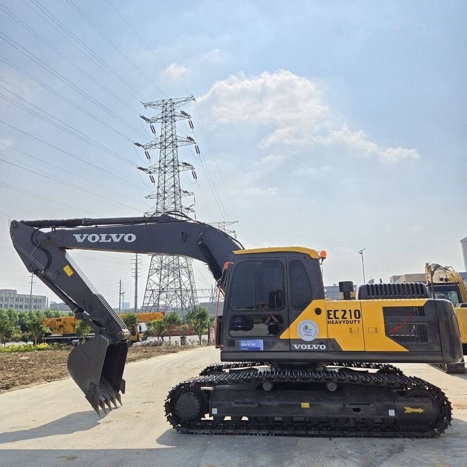 2023 Volvo EC210 crawler excavator, side profile view 2023 Volvo EC210 crawler excavator, side profile view