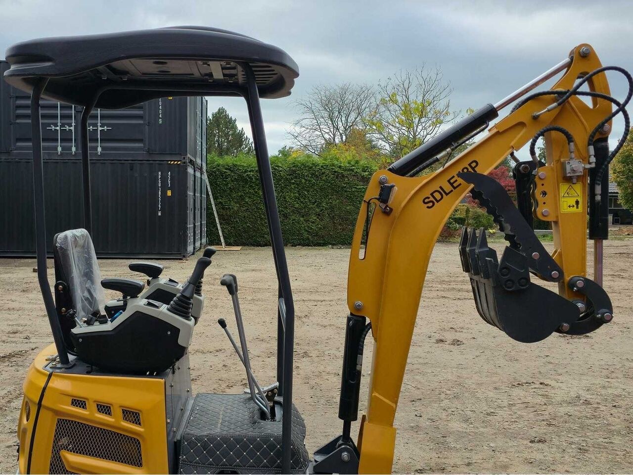 2025 SDLANCH SDLE18P mini excavator side view 2025 SDLANCH SDLE18P mini excavator side view