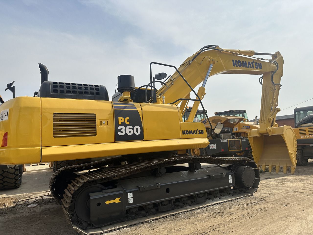 2022 Komatsu PC360 crawler excavator side view 2022 Komatsu PC360 crawler excavator side view