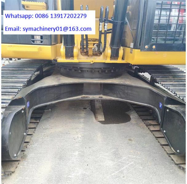 2022 Caterpillar 330D2L crawler excavator, front view of undercarriage