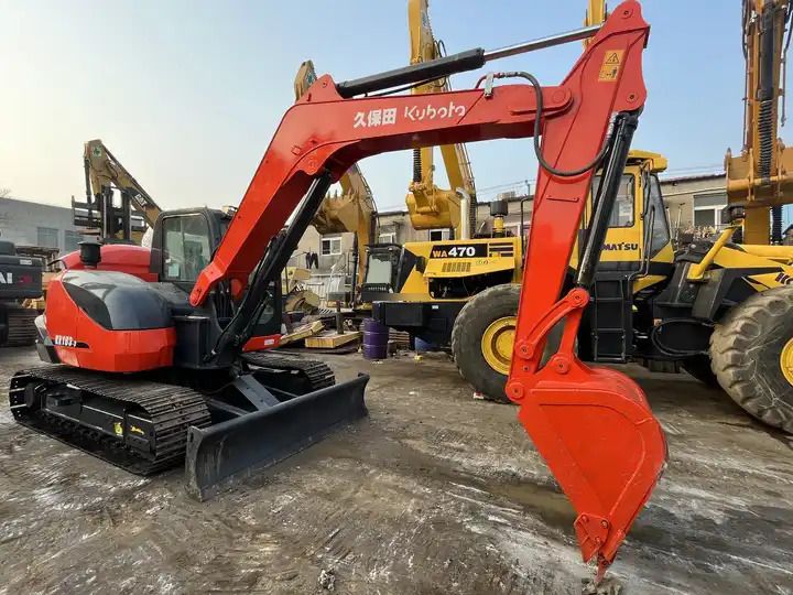 2018 Kubota KX183-3 crawler excavator, side view 2018 Kubota KX183-3 crawler excavator, side view