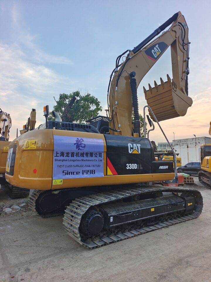 2025 Caterpillar 330D2L crawler excavator, rear three-quarter view 2025 Caterpillar 330D2L crawler excavator, rear three-quarter view