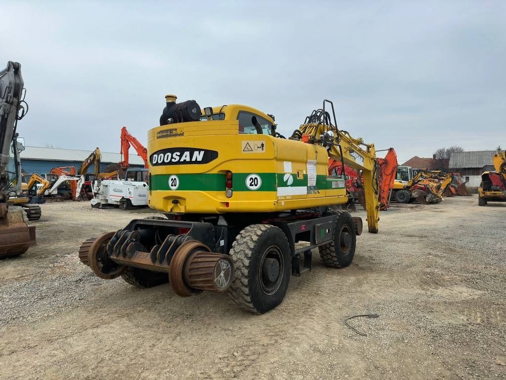 2010 Doosan DX160WR wheel excavator rear view 2010 Doosan DX160WR wheel excavator rear view