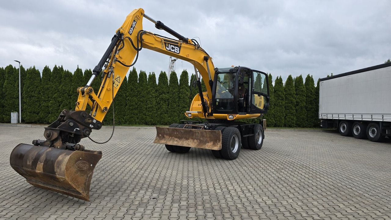 2013 JCB JS145W wheel excavator, front three-quarter view