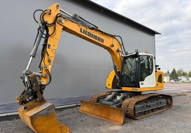 2019 Liebherr R920 K LC crawler excavator side view